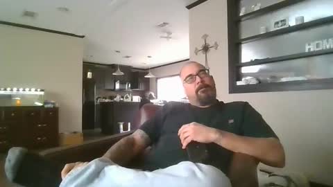 Snapshot of dexterbanana chatting on 01.04.25 Mike Sounde online show from 01.04.25