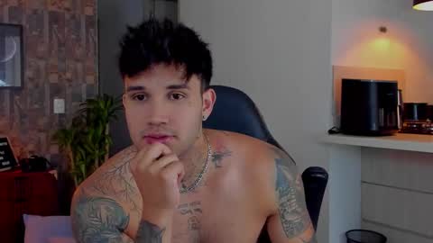 JULIAN online show from 12.01.25