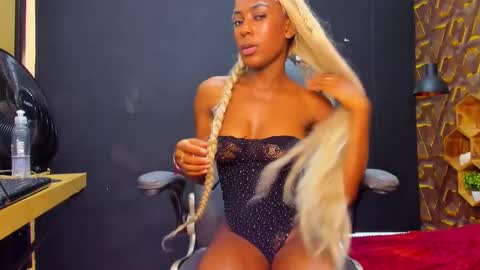 Snapshot of deyy_madisson chatting on 12.17.24 Madisson online show from 12.17.24