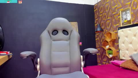 Snapshot of deyy_madisson chatting on 12.30.24 Madisson online show from 12.30.24