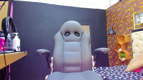 Snapshot of deyy_madisson chatting on 01.23.25 Madisson online show from 01.23.25