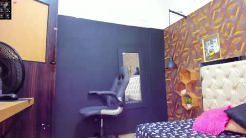 Snapshot of deyy_madisson chatting on 03.08.25 Madisson online show from 03.08.25