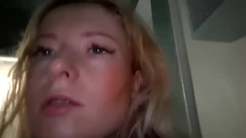 Snapshot of dgesika254182 chatting on 01.24.25 dgesika254182 online show from 01.24.25