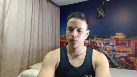 Snapshot of di_alessandro chatting on 12.16.25 di_alessandro online show from 12.16.25