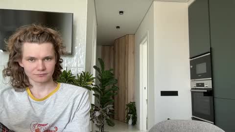 Snapshot of di_n_alex chatting on 05.23.26 Di Alex online show from 05.23.26
