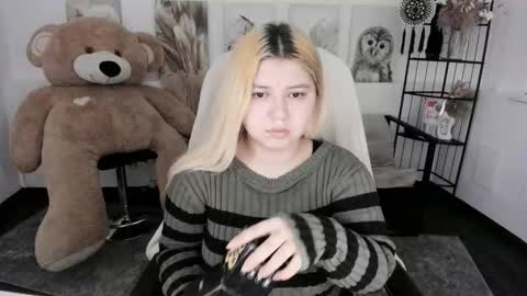 Snapshot of diaangell chatting on 01.13.26 Dia online show from 01.13.26