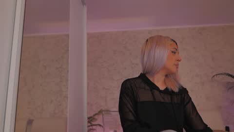 Snapshot of diamond_ava_ chatting on 03.01.26 Thea online show from 03.01.26