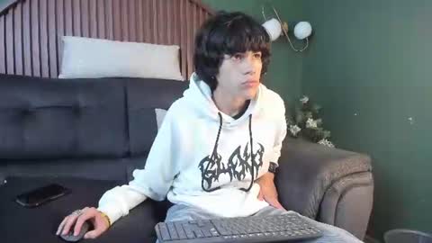 Snapshot of diamond_twink chatting on 07.04.26 diamond_twink online show from 07.04.26