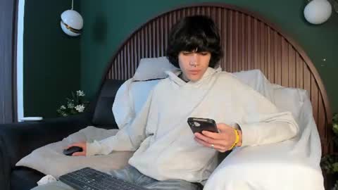 Snapshot of diamond_twink chatting on 07.15.26 diamond_twink online show from 07.15.26