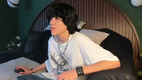 Snapshot of diamond_twink chatting on 07.19.26 diamond_twink online show from 07.19.26