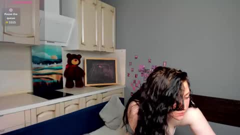 Snapshot of diana_charon chatting on 10.21.25 Diana online show from 10.21.25
