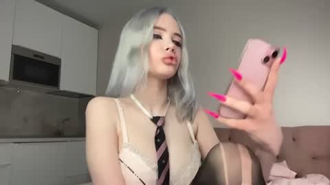 Snapshot of dianadesire_ chatting on 06.22.26 Diana online show from 06.22.26