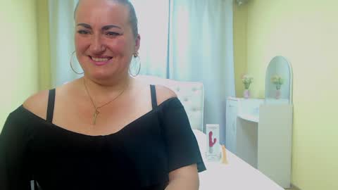 Snapshot of dianamgg chatting on 05.28.26 Diana online show from 05.28.26