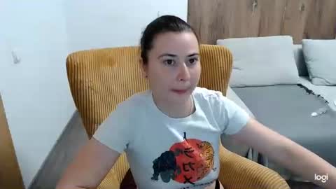 Snapshot of dianasmiey7 chatting on 05.27.26 dianasmiey7 online show from 05.27.26