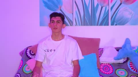 Ana  Leo online show from 12.21.25