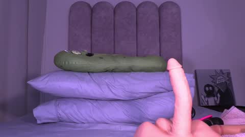 Melania   -    online show from 01.05.25