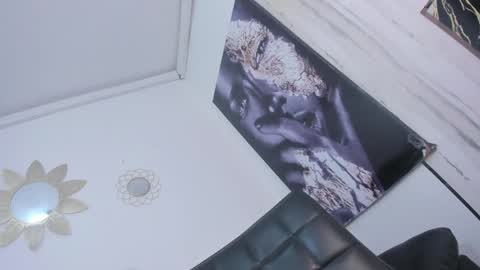 Snapshot of diaval_xxx chatting on 12.20.24 Dasha online show from 12.20.24