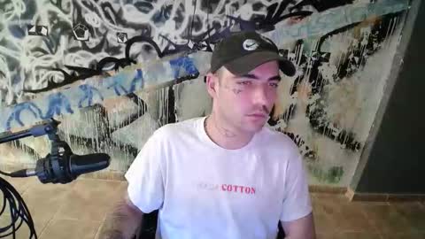 Snapshot of didismurf02 chatting on 11.13.25 didismurf02 online show from 11.13.25