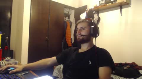 Snapshot of diegocastrotiktok chatting on 01.12.25 Diego online show from 01.12.25