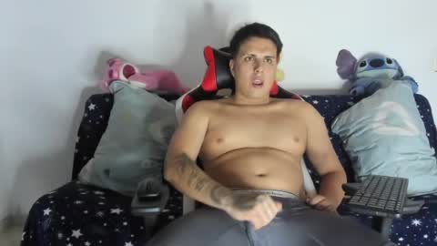Snapshot of diegodelgado200521 chatting on 06.22.26 alexerdiego online show from 06.22.26