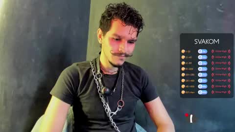 Snapshot of diemond_latinx98 chatting on 10.08.25 diemond_latinx98 online show from 10.08.25