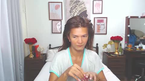 Snapshot of diense17 chatting on 12.26.24 Dennesse online show from 12.26.24