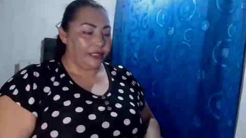 Snapshot of dihayara chatting on 12.27.24 Mariana online show from 12.27.24