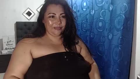 Snapshot of dihayara chatting on 01.09.25 Mariana online show from 01.09.25