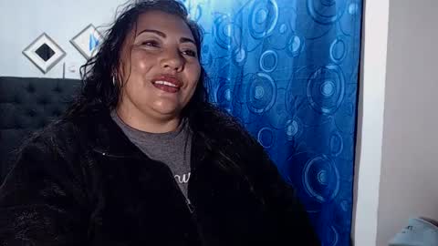 Snapshot of dihayara chatting on 02.09.25 Mariana online show from 02.09.25