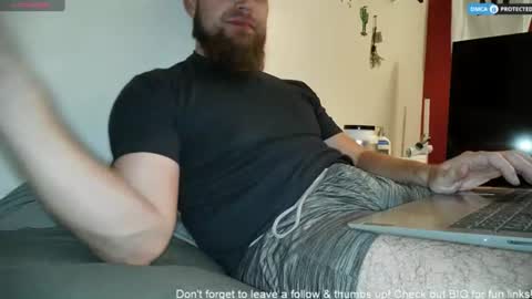 Snapshot of dikdowndaddy chatting on 06.15.26 Daddy online show from 06.15.26