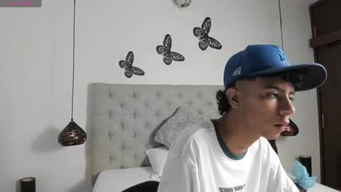 dikey_18 online show from 12.05.24