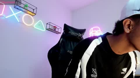 dikey_18 online show from 01.30.25