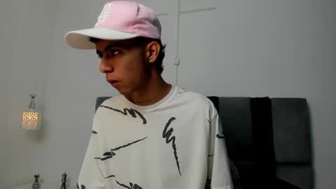 dikey_18 online show from 02.04.25