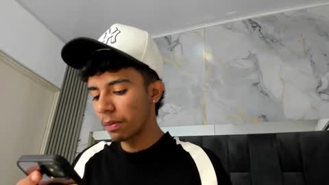 dikey_18 online show from 03.07.25