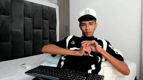 dikey_18 online show from 03.08.25