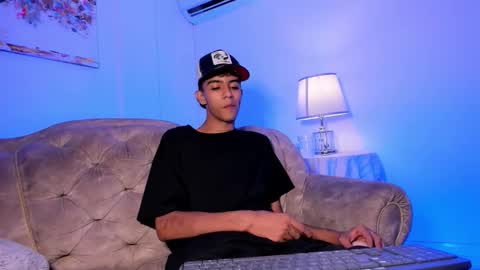 dikey_18 online show from 09.29.25