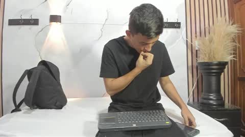 Snapshot of dilanandking chatting on 04.29.26 dilanandking online show from 04.29.26