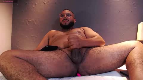 Snapshot of dilanjonnes chatting on 02.14.26 DilanJonnes online show from 02.14.26