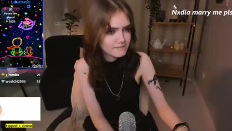 Snapshot of dilara_xbaby chatting on 09.27.25 Dilara online show from 09.27.25