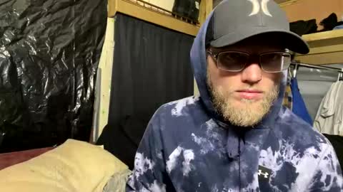 Snapshot of dilf_96 chatting on 01.08.26 Daddy online show from 01.08.26