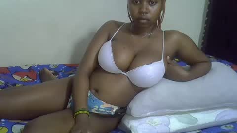 Snapshot of dime010 chatting on 12.19.24 dime online show from 12.19.24