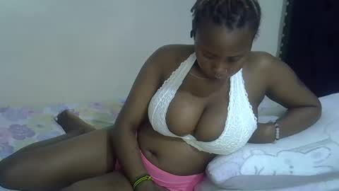 Snapshot of dime010 chatting on 01.25.25 dime online show from 01.25.25