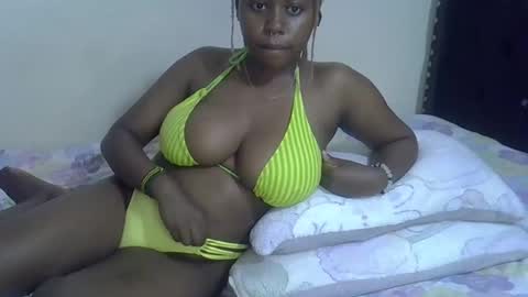 Snapshot of dime010 chatting on 01.27.25 dime online show from 01.27.25