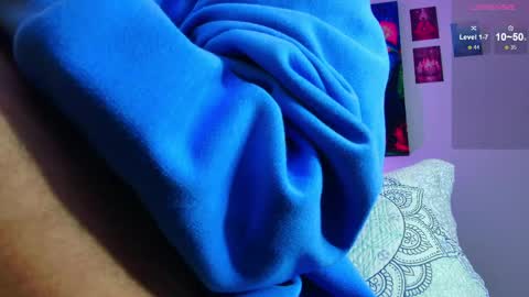 Julian Independent Model online show from 04.17.26