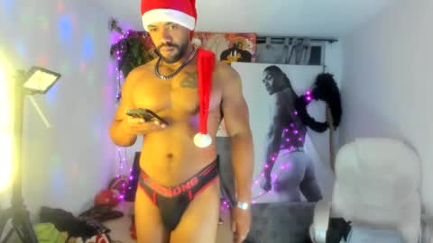 Snapshot of dimitry_muscle chatting on 12.05.24 dimitry kyle mucle online show from 12.05.24