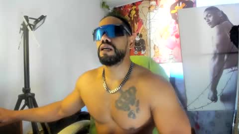 Snapshot of dimitry_muscle chatting on 12.12.24 dimitry kyle mucle online show from 12.12.24