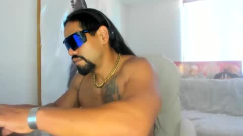 Snapshot of dimitry_muscle chatting on 01.07.25 dimitry kyle mucle online show from 01.07.25