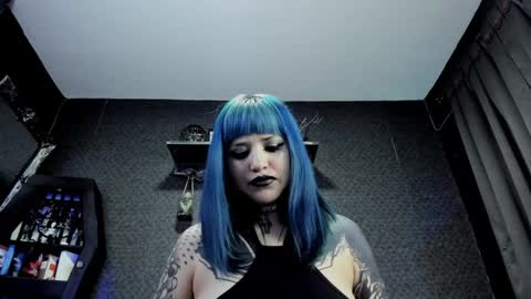 Snapshot of dimmuanddarkness chatting on 01.11.25 dimmuanddarkness online show from 01.11.25