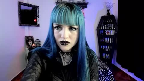Snapshot of dimmuanddarkness chatting on 10.08.25 dimmuanddarkness online show from 10.08.25