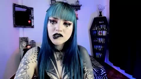 Snapshot of dimmuanddarkness chatting on 10.10.25 dimmuanddarkness online show from 10.10.25